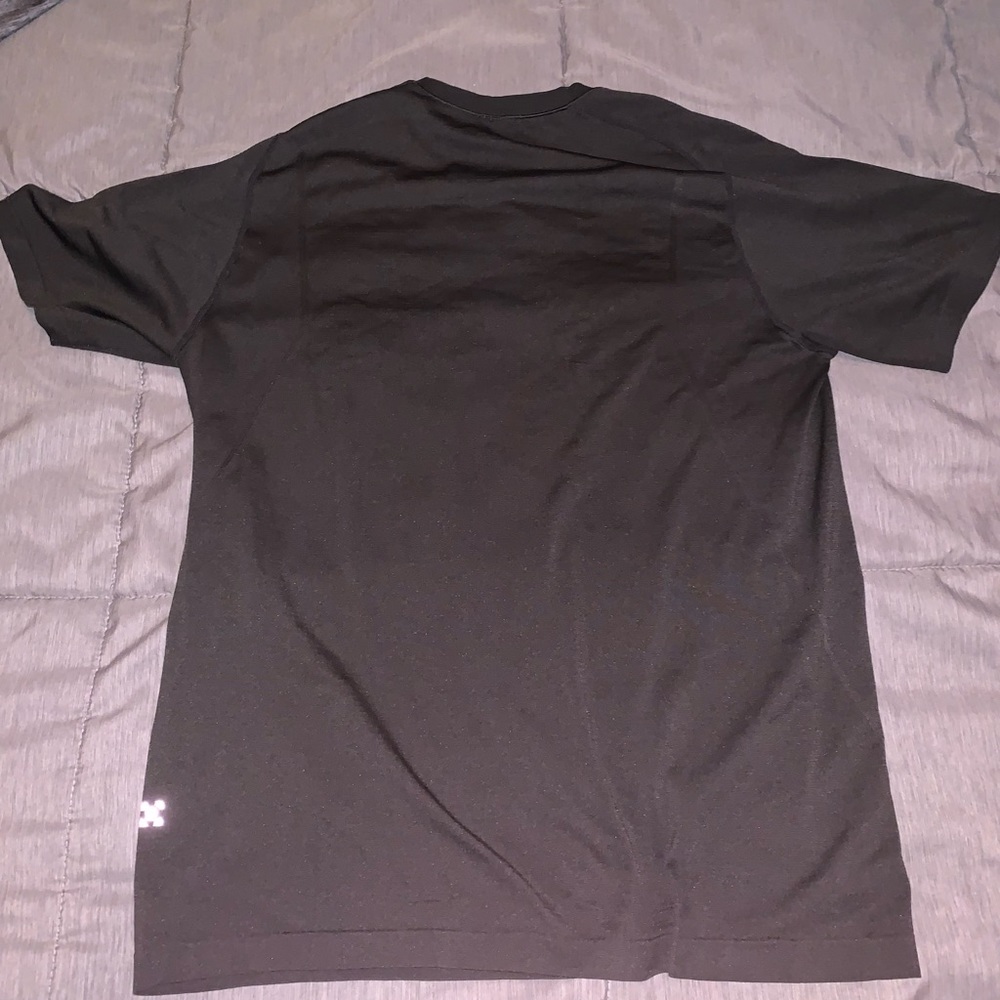 Lululemon Metal Vent Tech